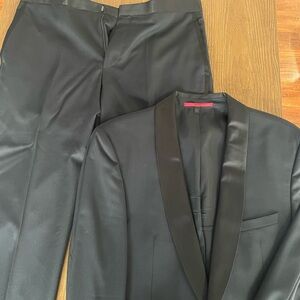 Hugo Boss Elegant Black Men's Suit/Tuxedo